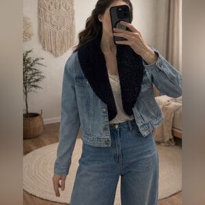 BB Dakota Light Wash Denim Jacket with Dark Blue Sherpa Collar – Size Medium